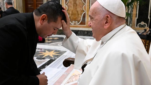 Pope Francis: "Do not leave the Lord ...