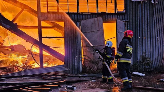 Ataque ruso destruye 300 toneladas de ayuda humanitaria en un almacén de Cáritas