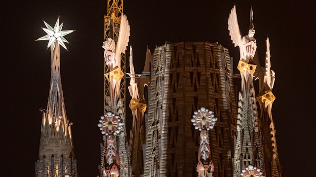 Basilica of Sagrada Familia illuminates towers of 4 evangelists for first time