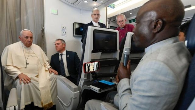 Pope Francis returns to Rome after vi...