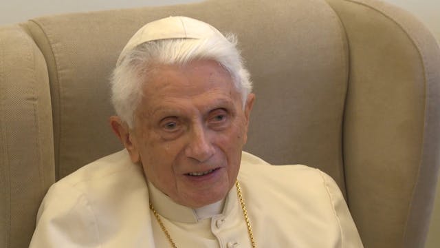 Benedicto XVI: Expreso profunda vergü...