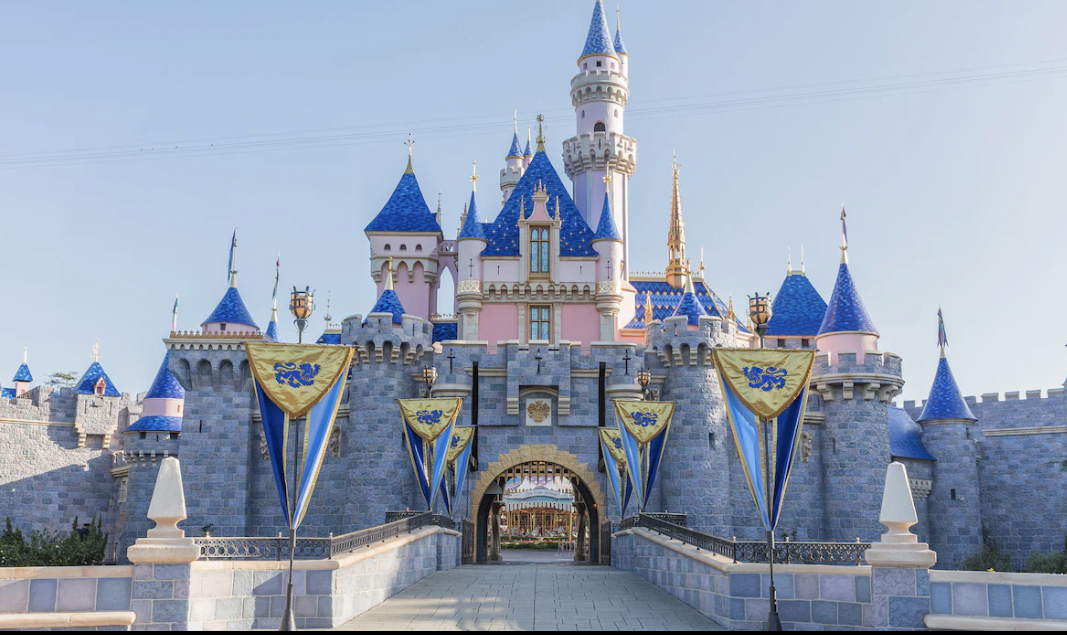 Taking a stroll through Disneyland 