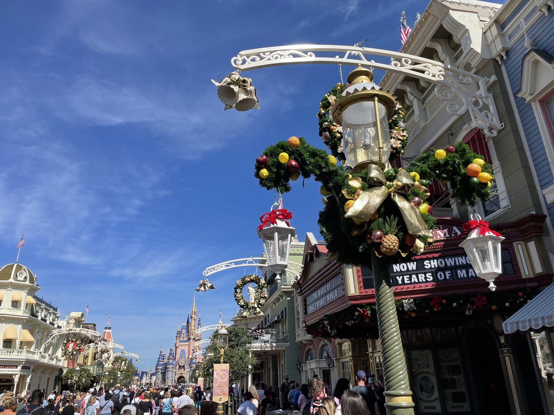 Thanksgiving Morning at Magic Kingdom