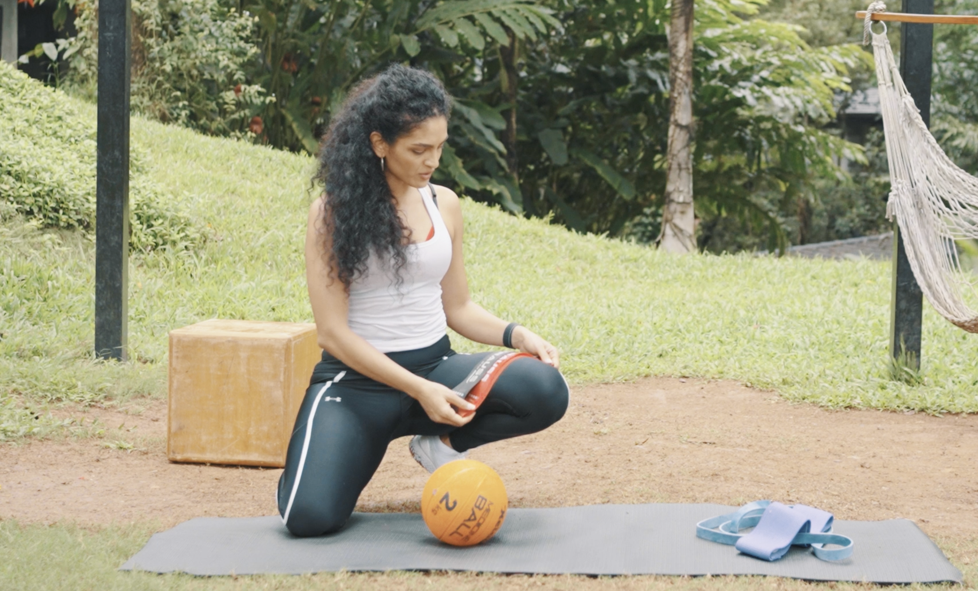 Twist and engage (level 1/2)