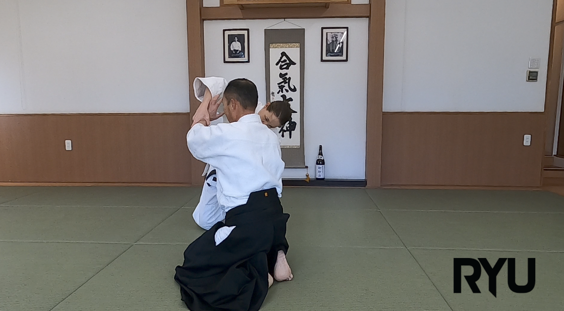 座り技両手持ち天地投げ（二）Suwari waza ryote mochi tenchinage (2)