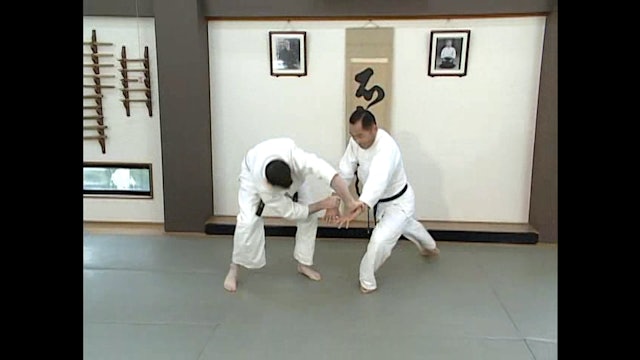 後技両手持ち一ヶ条抑え（一）Ushiro ryote mochi ikkajo osae (1)