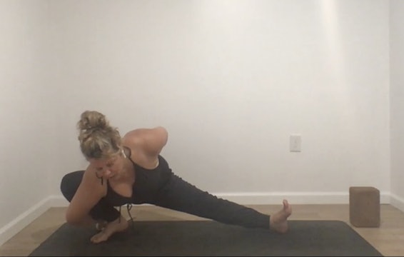 Sun Salutations with Annelise (45 Mins) Live 6.20