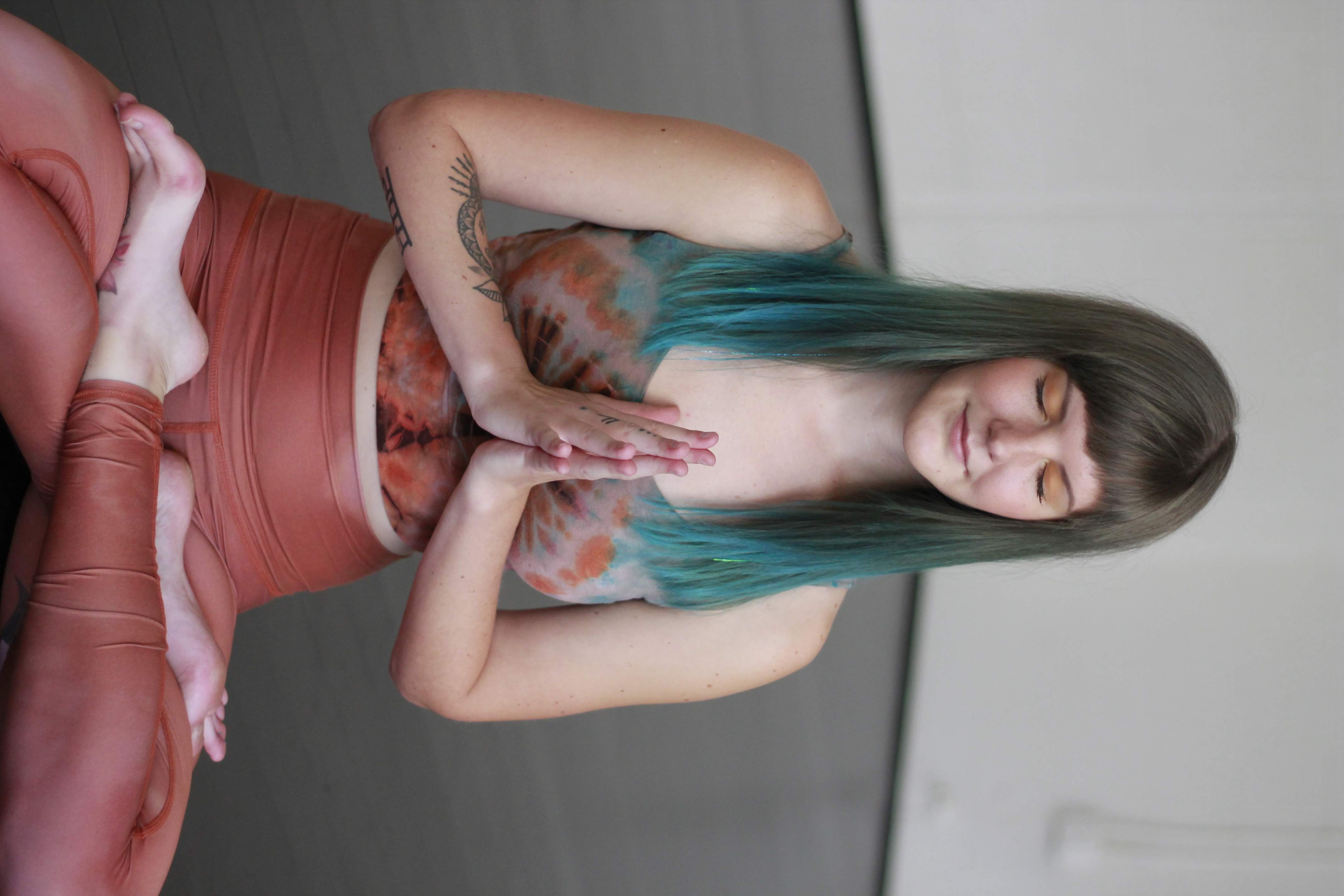 {sacred}flow with Ashley 60 minutes (Livestream 12/19) 