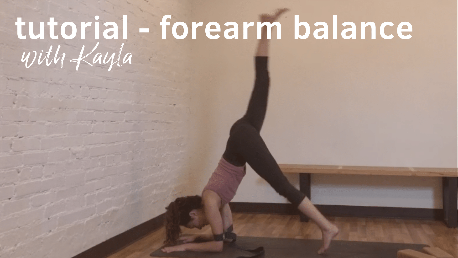 Tutorial Forearm Balance with Strap with Kayla
