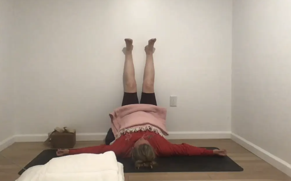 Yin + Restore with Annelise (40 Mins) Live 4.25.21