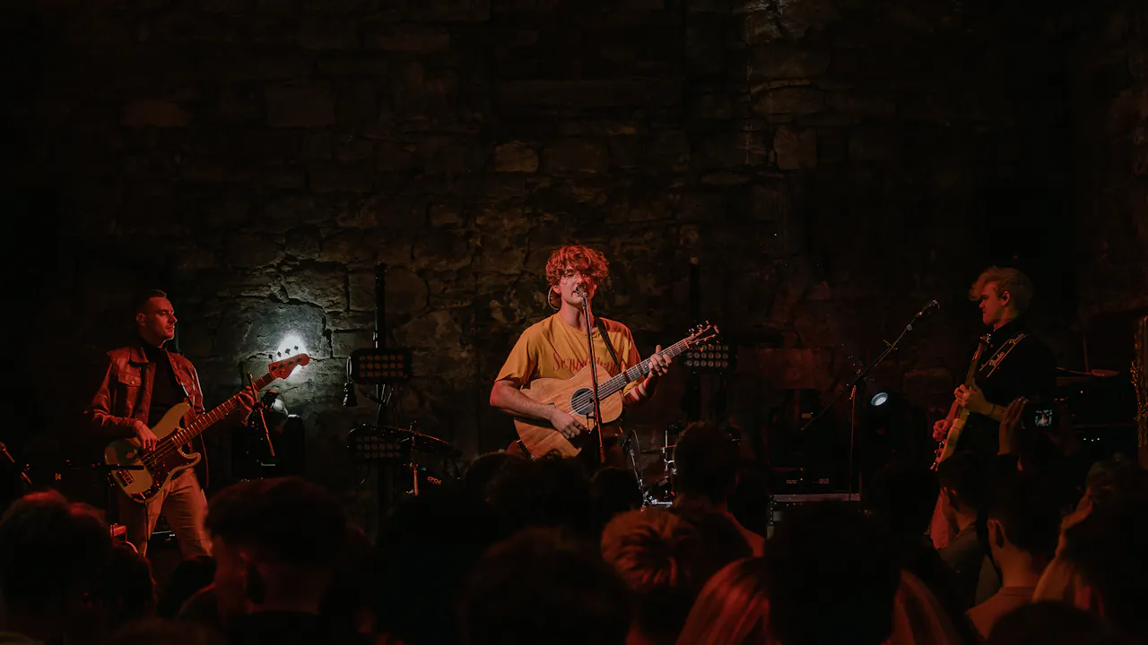 Sam Appleby Live @ The Caves