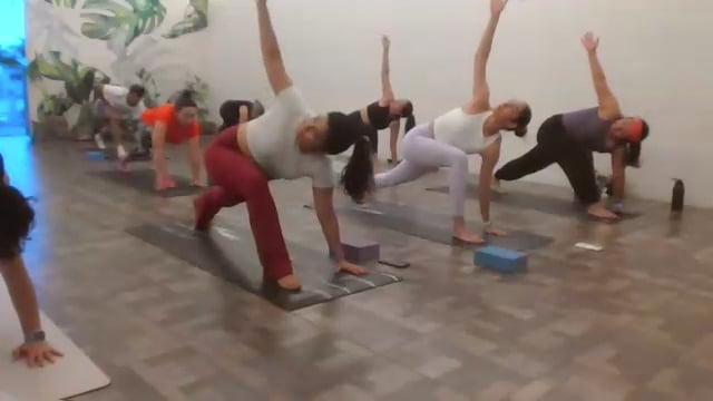 Vinyasa: Movilidad de cadera 05/06/25
