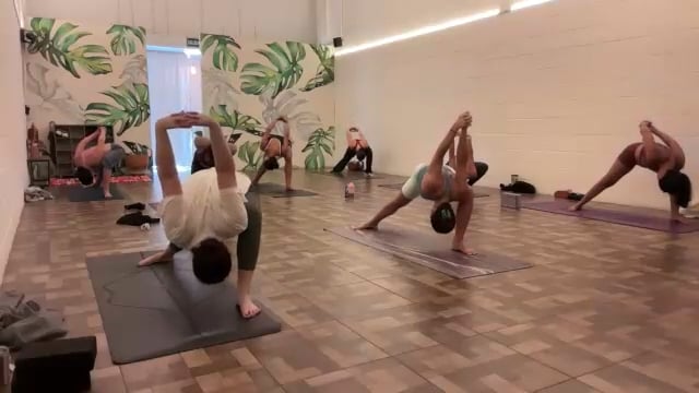 Vinyasa: Movilidad de cadera 14/ago/25