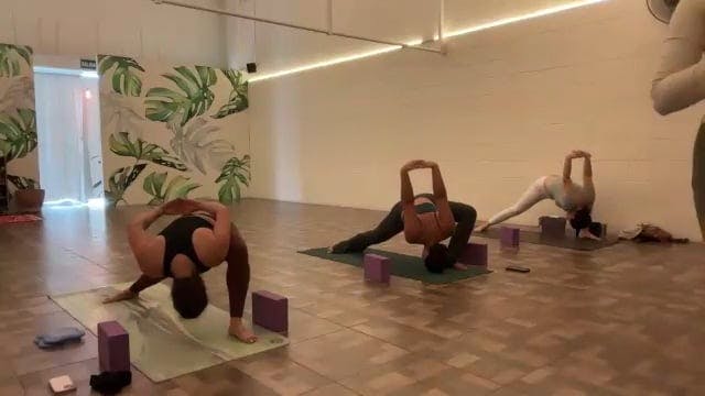 Vinyasa: Flexiones 04/sep/25