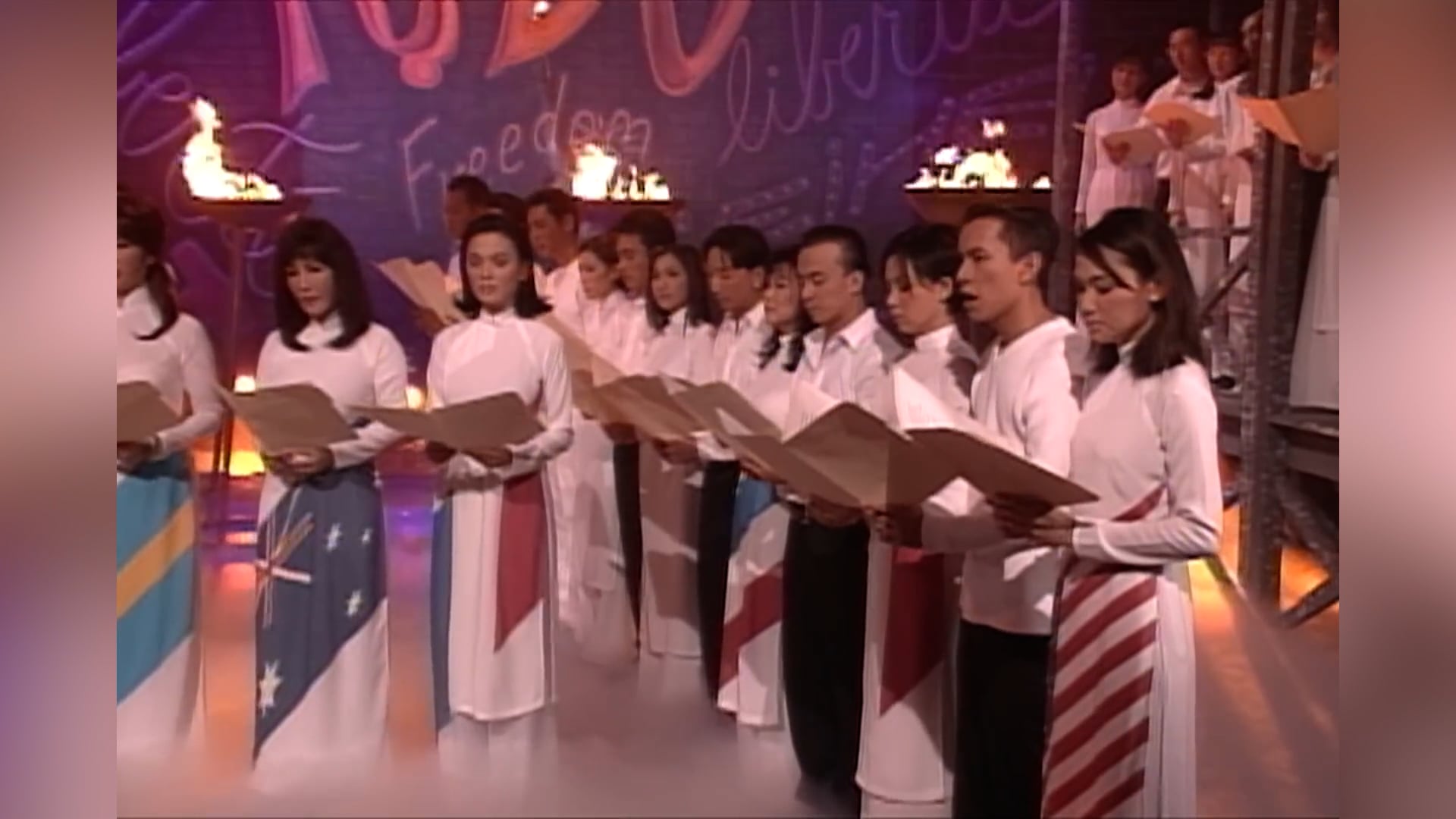 Suối Nguồn Âm Nhac | Tháng 4 Đen