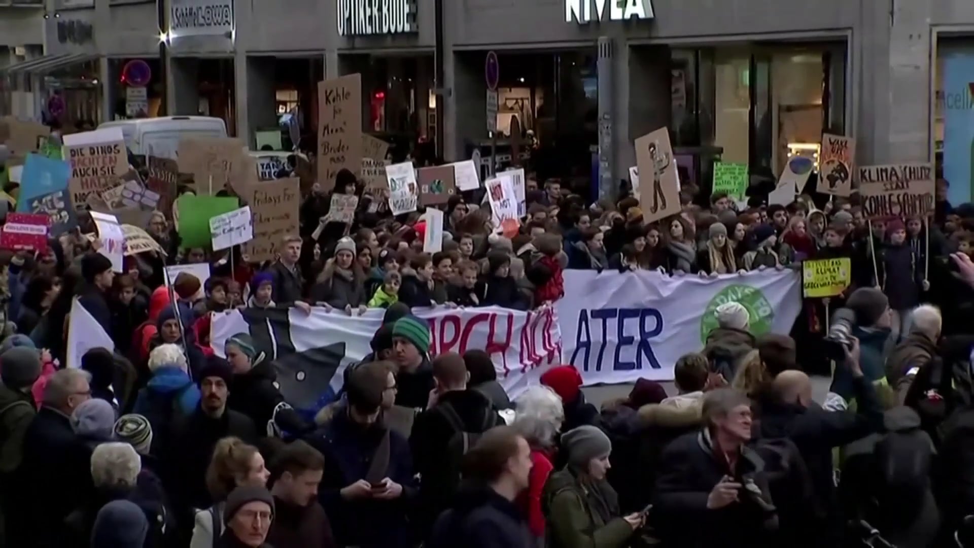 V-News với Thuý Vy | Show 1079