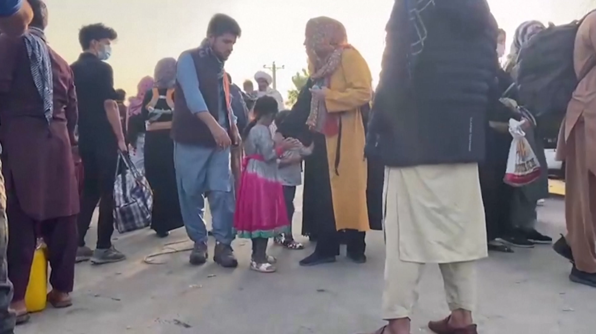 Tin Buổi Trưa | 08/23/2021