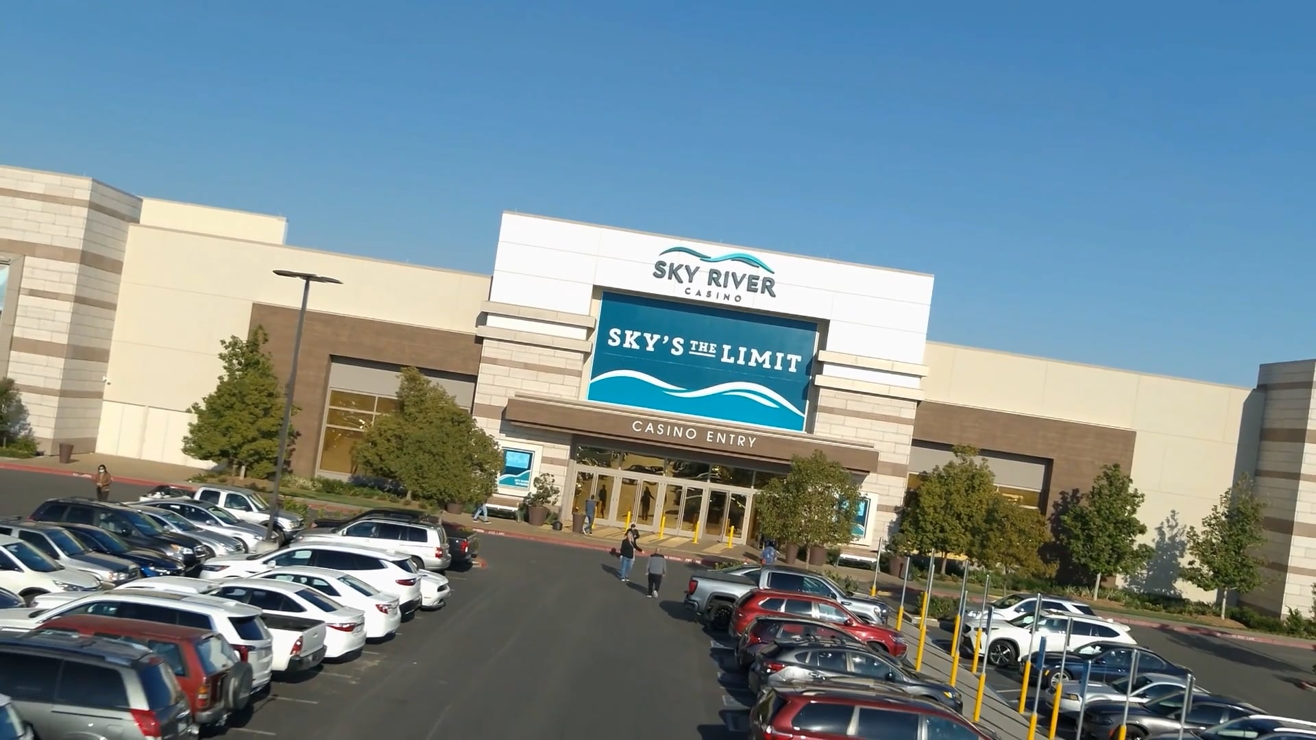 Hollywood First Look | 17/1/2025