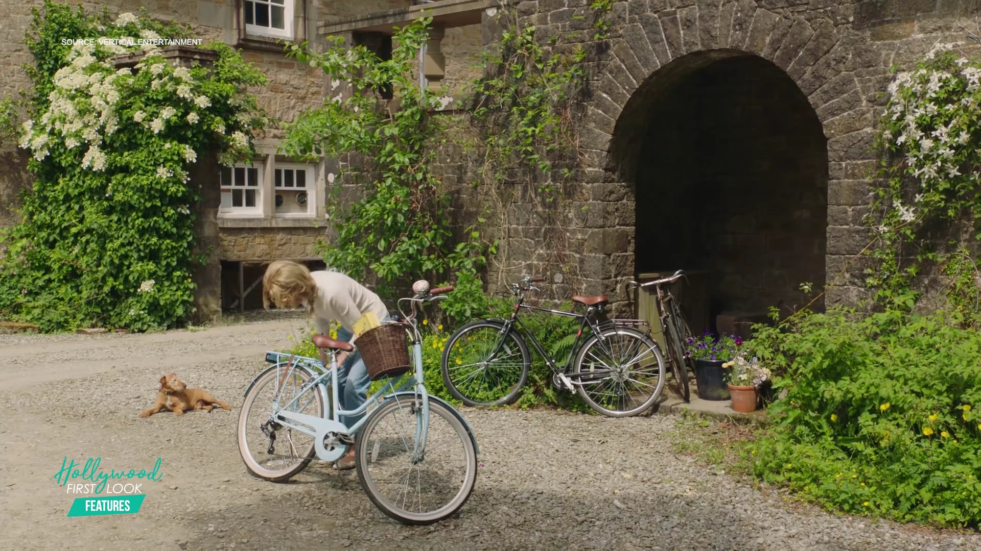 Hollywood First Look Features | 02/10/2020