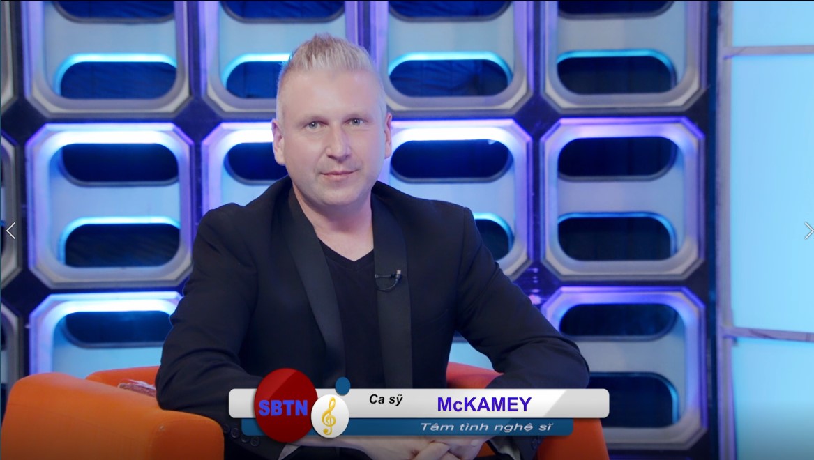 Giáng Ngọc Show | Ca Sĩ McKamey