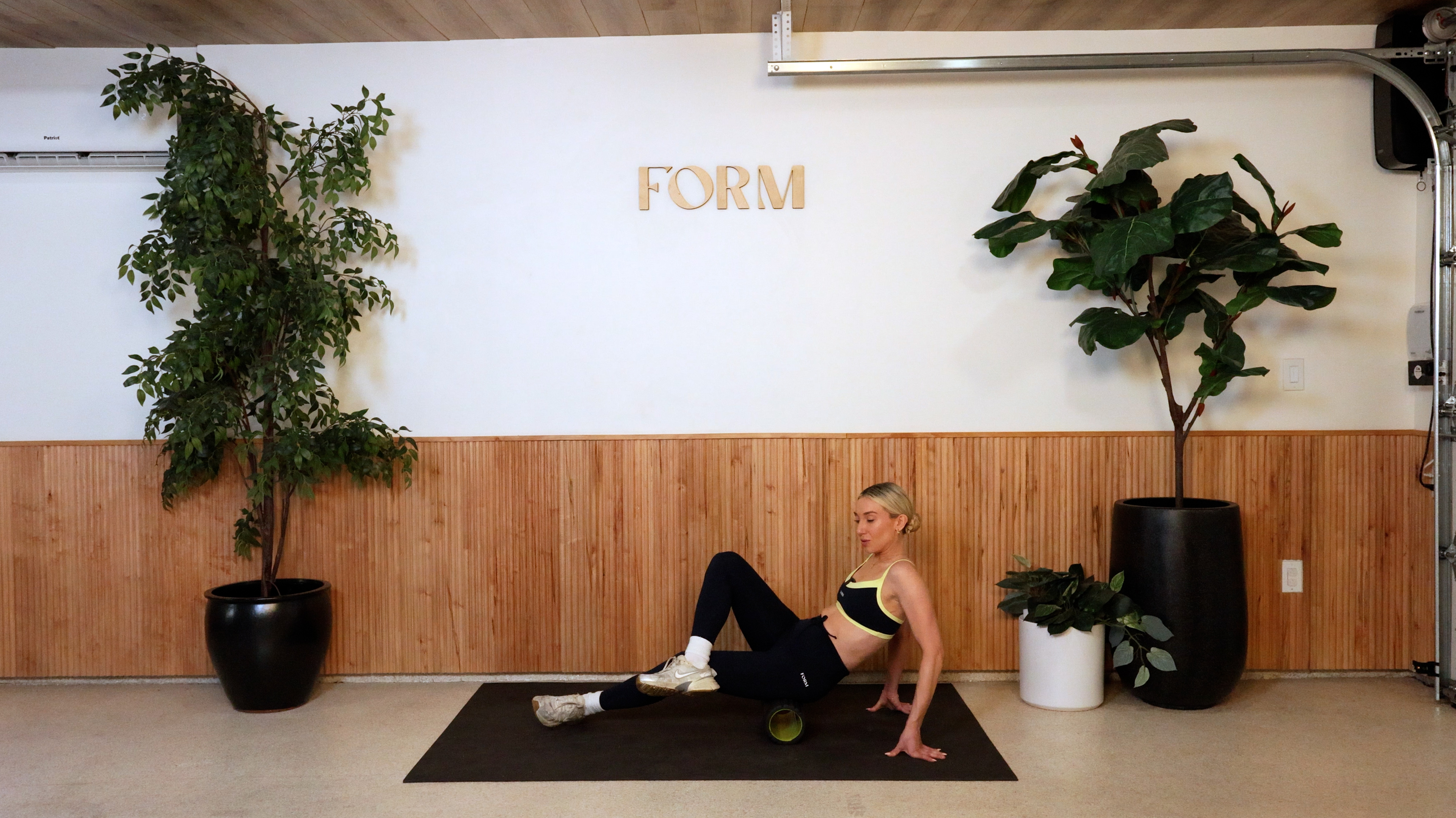 10 MINUTE FOAM ROLLER RECOVERY WITH CALYN