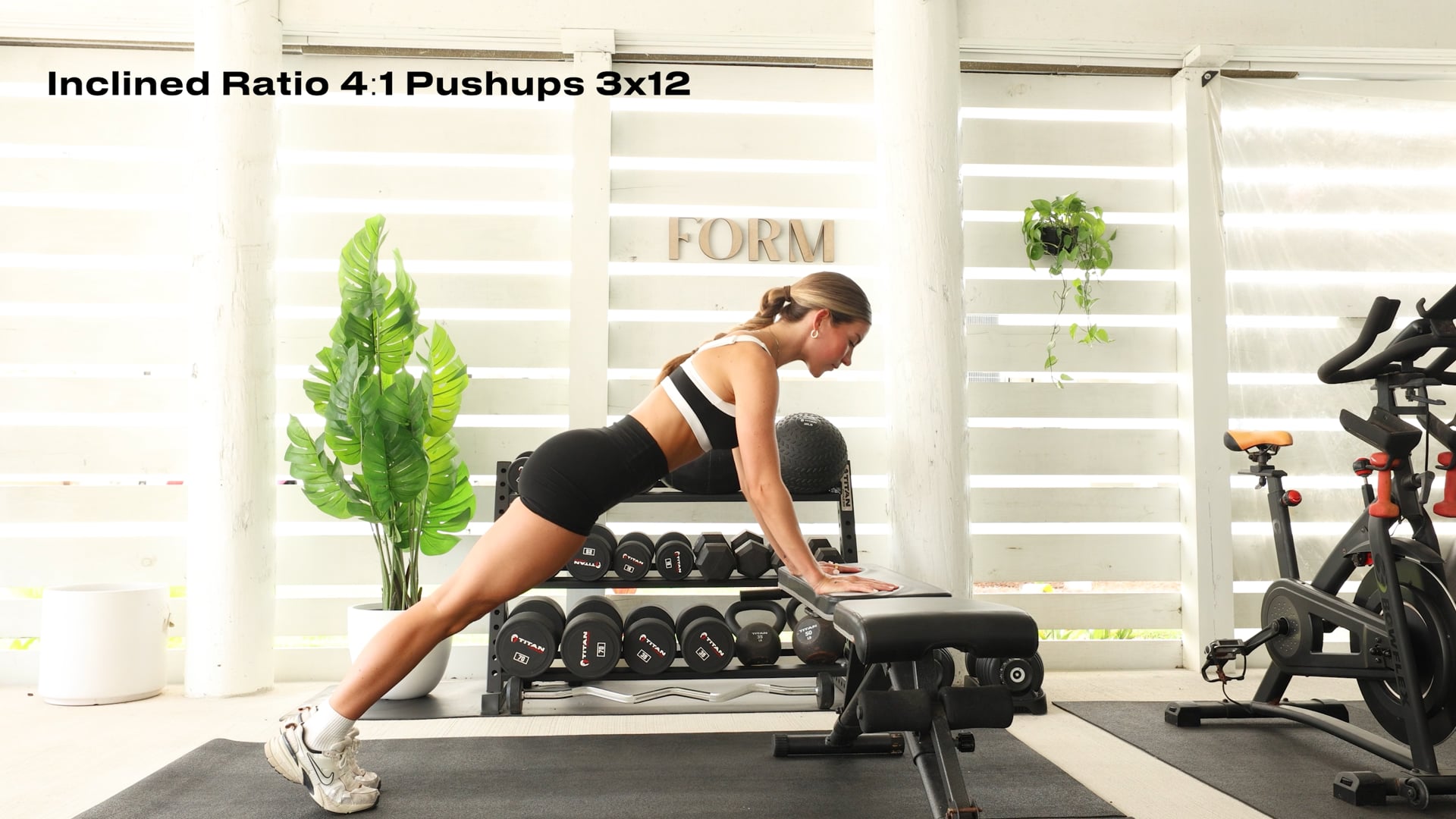 INCLINED RATIO 4:1 PUSHUPS (3x12)