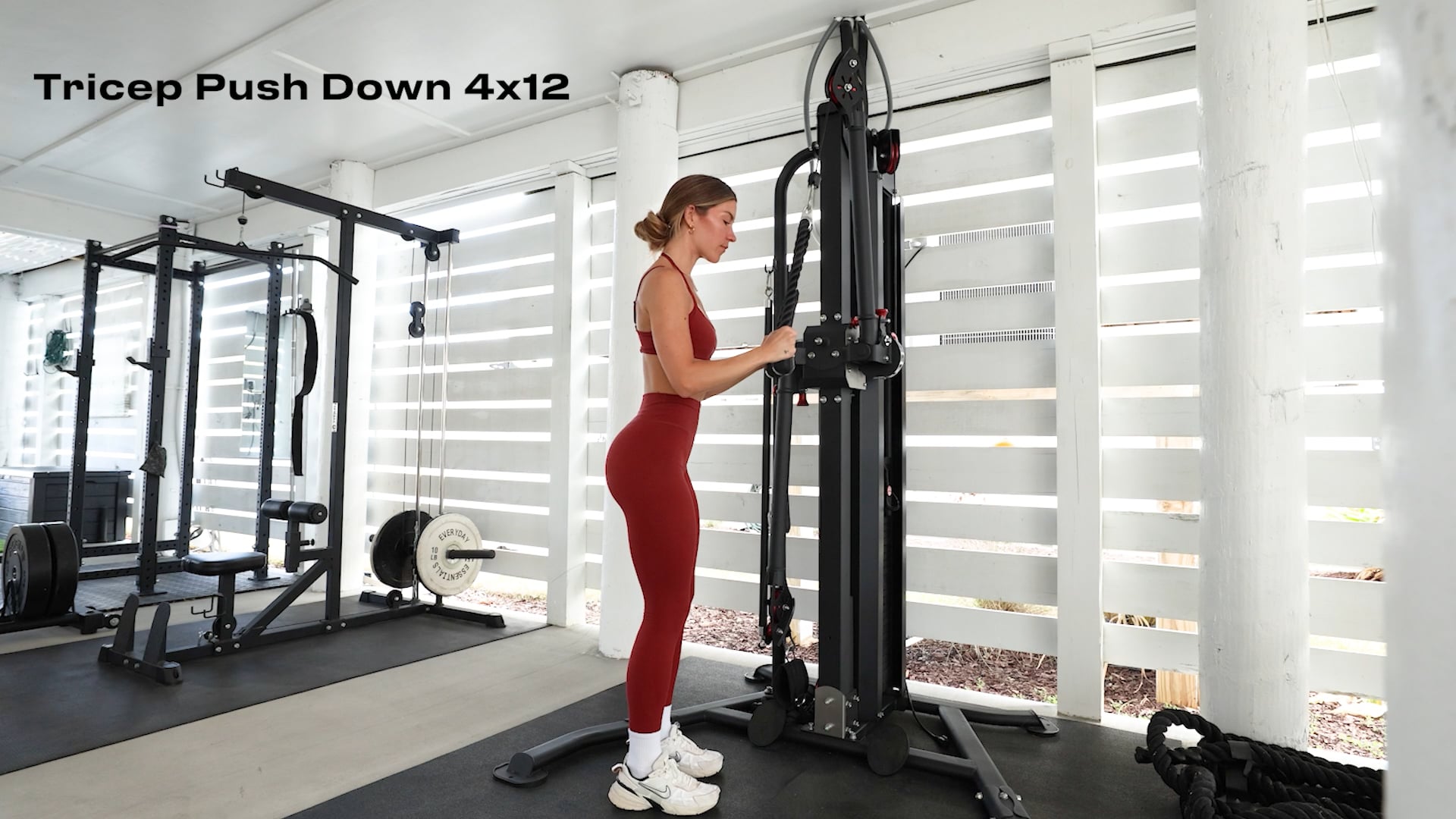 TRICEP PUSH DOWN (4x12)