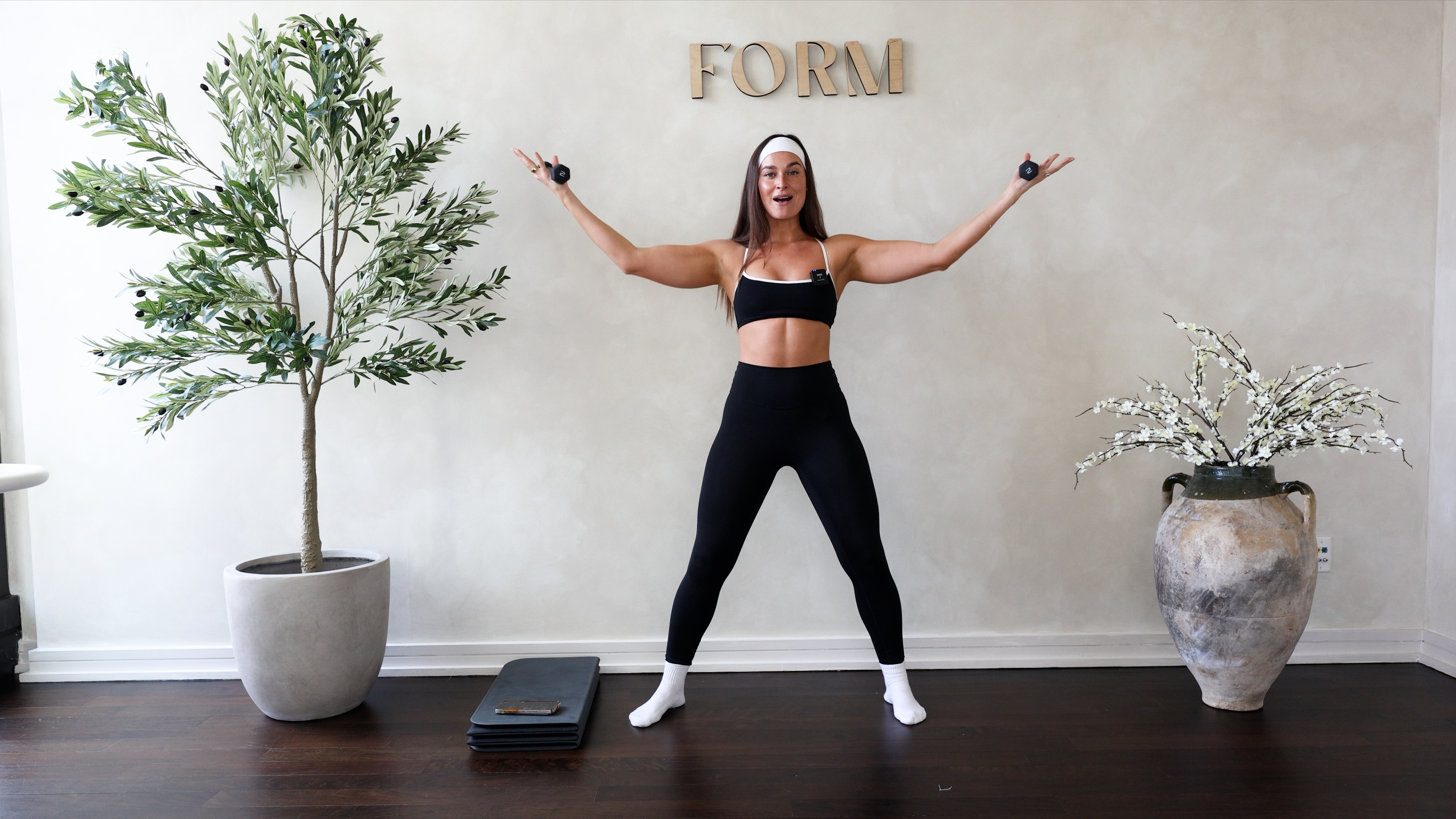 11 MINUTE UPPER BODY SCULPT WITH GRACE