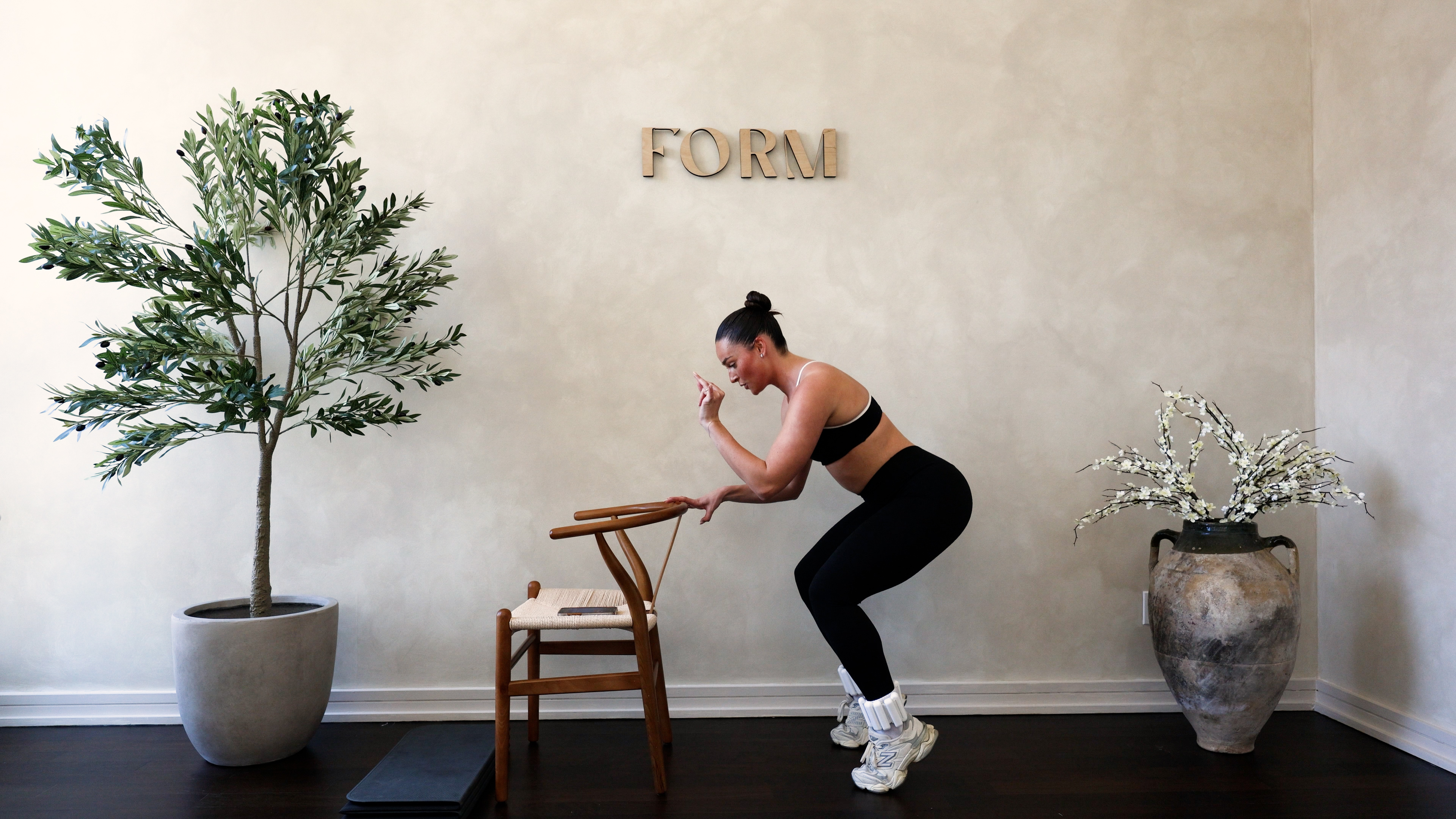 25 MINUTE FULL BODY BARRE CARDIO WITH GRACE