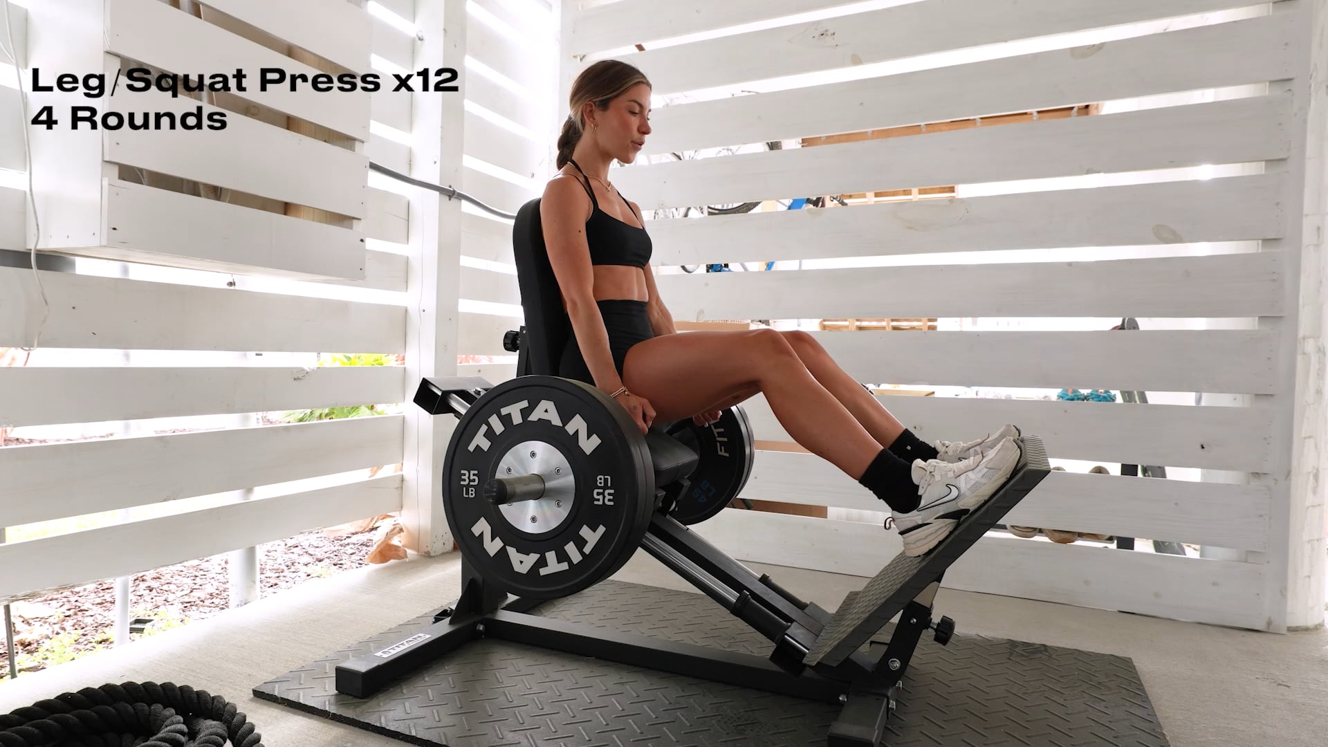 LEG/SQUAT PRESS (4x12) 