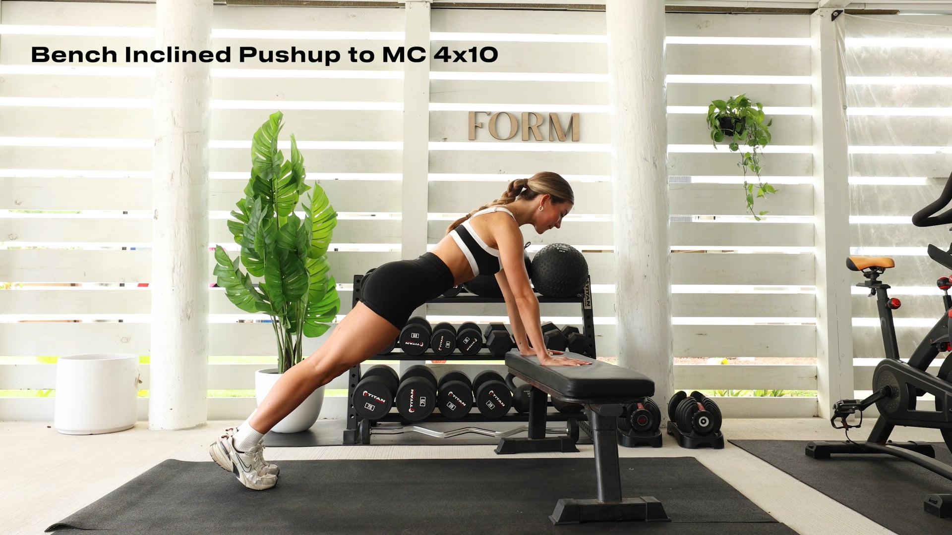 BENCH INCLINED PUSHUP TO MC (4x10) 