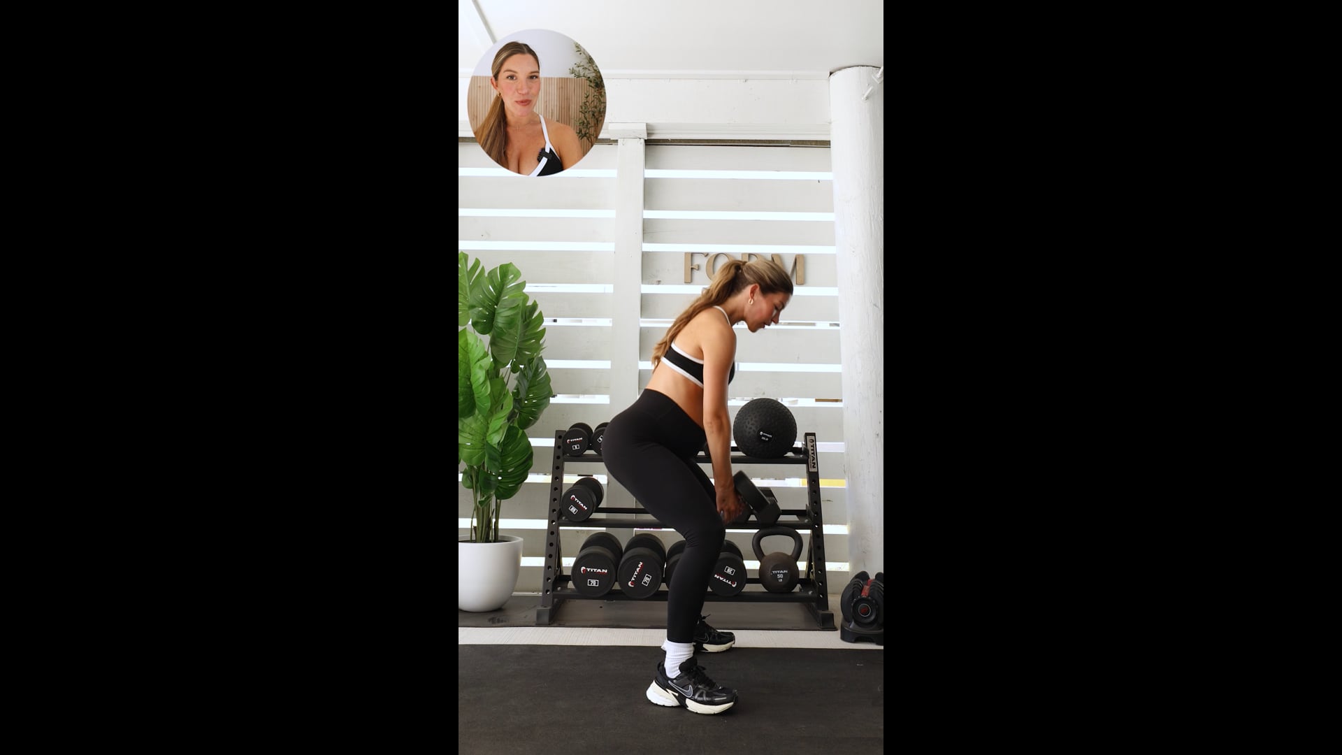 HANGING SUMO SQUAT (4x12)