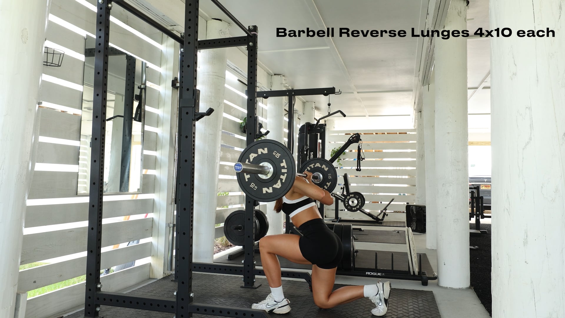 BARBELL REVERSE LUNGES (4x10) PER SIDE 