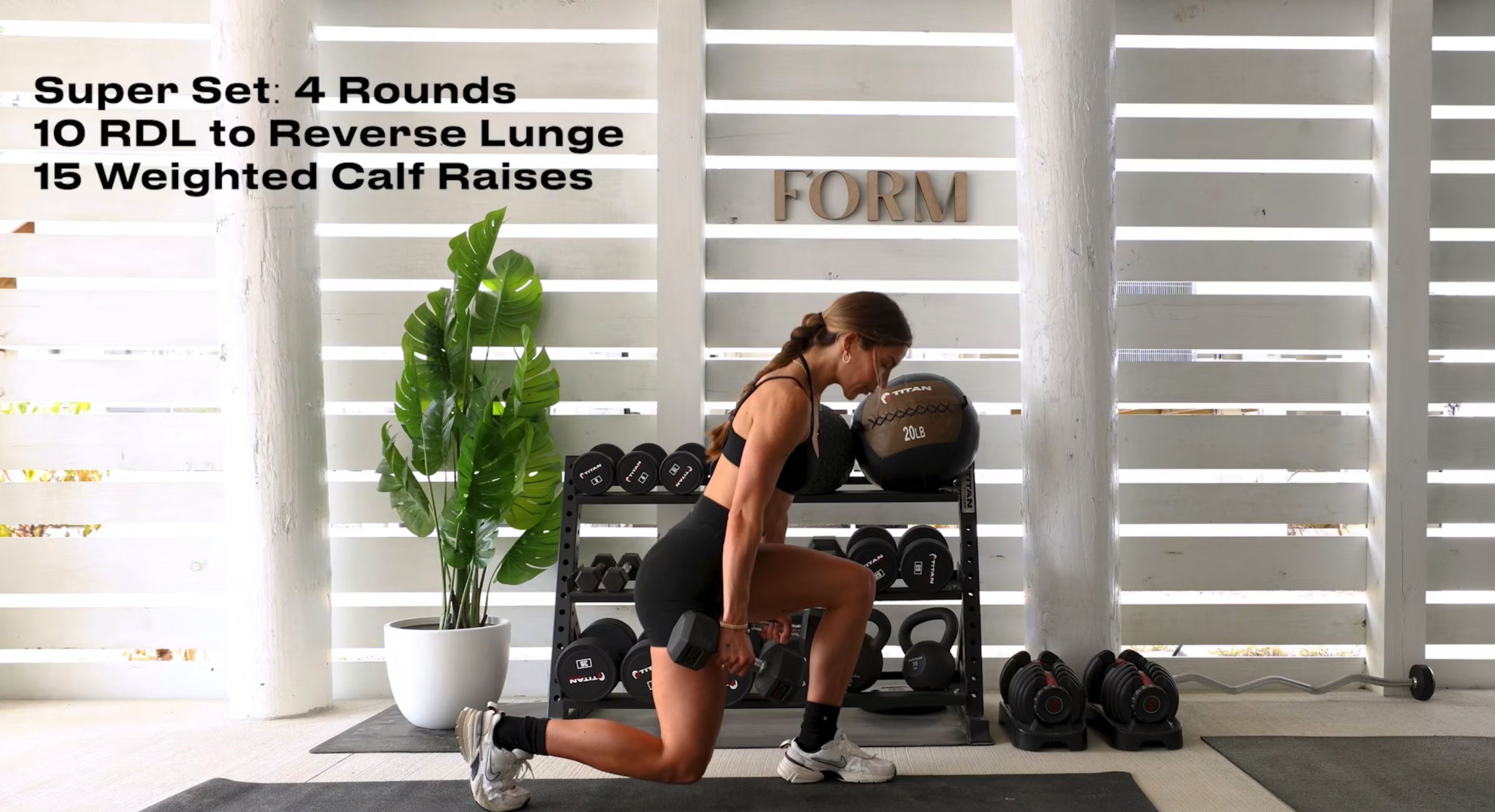 SUPERSET 4x: 10 RDL TO REVERSE LUNGE + 10 WEIGHTED CALF RAISE 