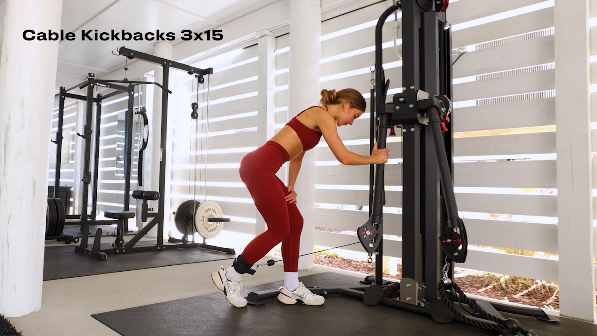 CABLE KICKBACKS (3x15) 