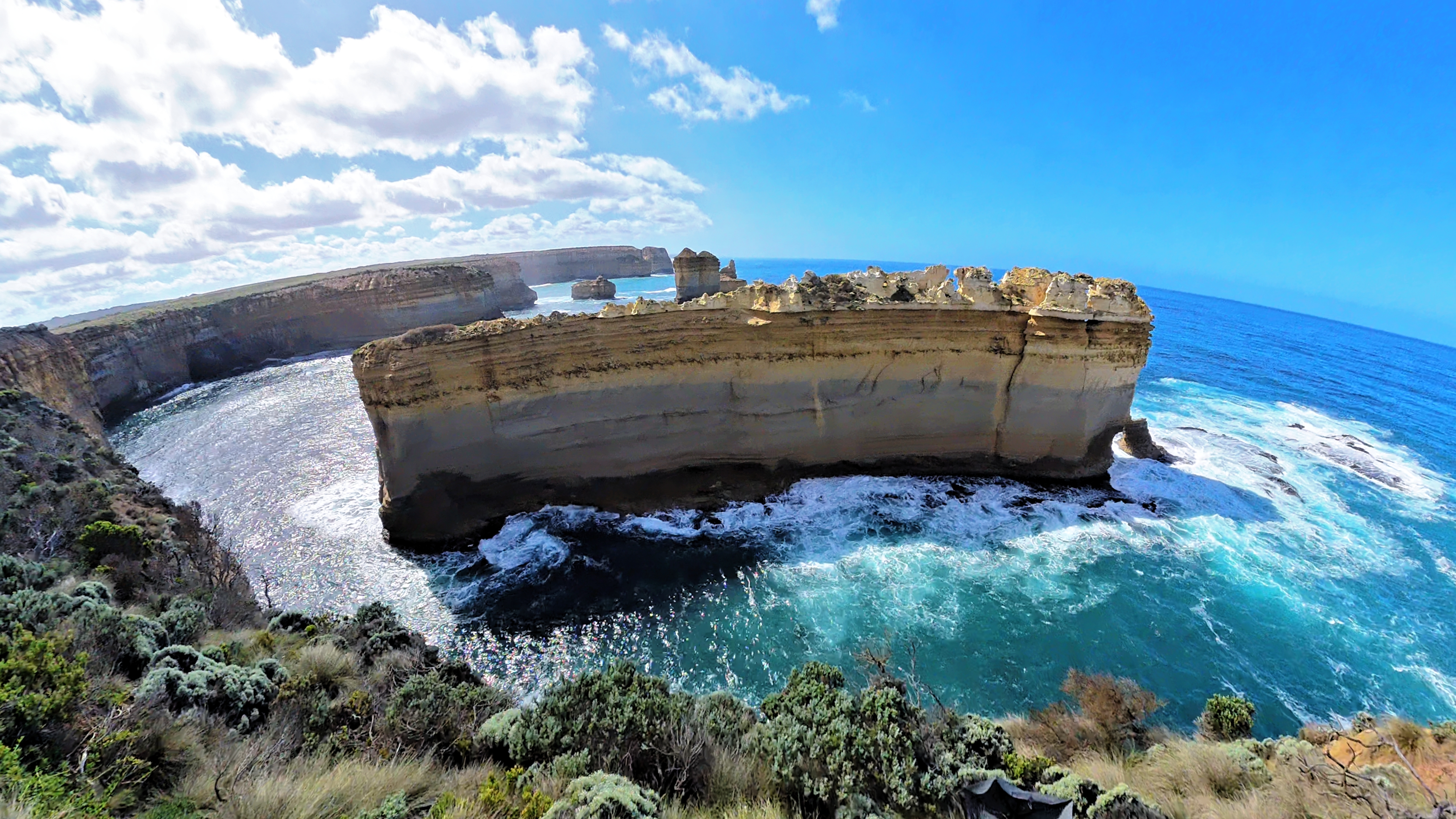 Razorback near the 12 Apostles