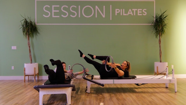 Reformer: Obliques *Magic Circle* With Christine