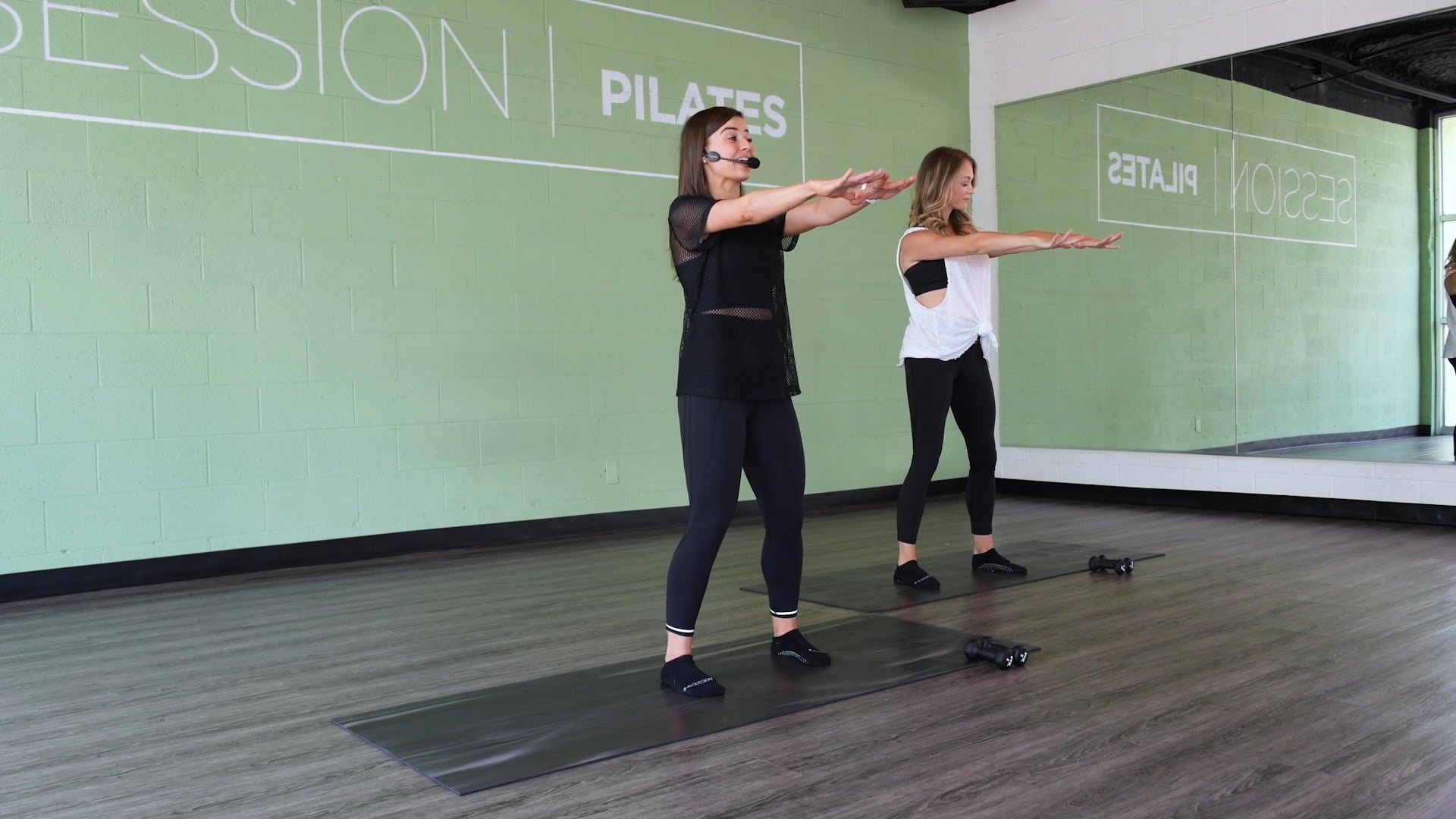 Floor: Shoulders & Biceps With Caroline