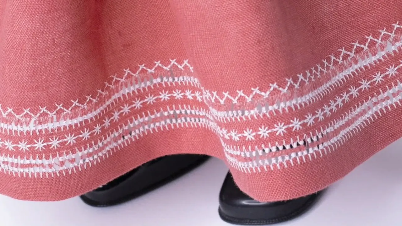 SWC The Drawn Thread Hem - Sewing with Cinnamon & Friends