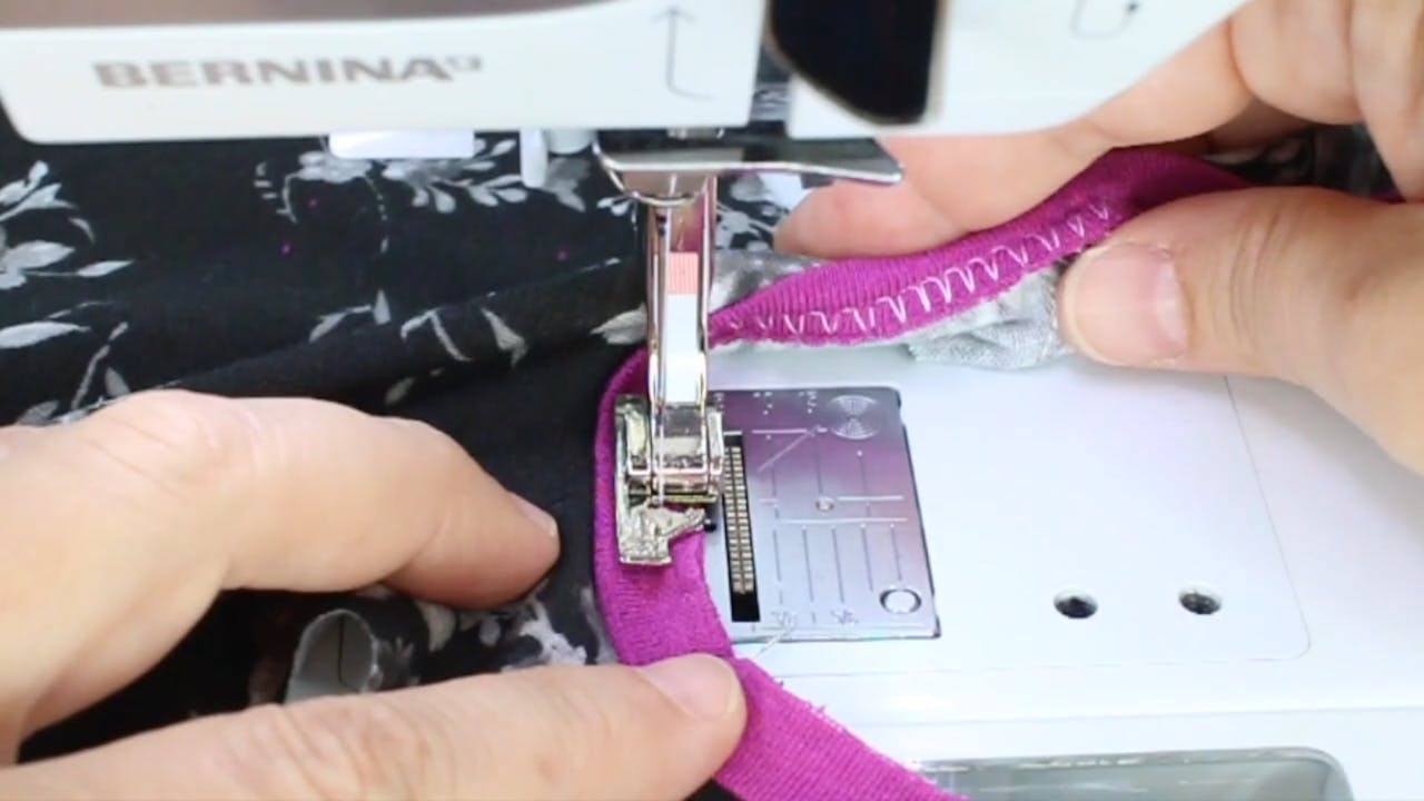 The Overlock Foot Sewing with Cinnamon & Friends