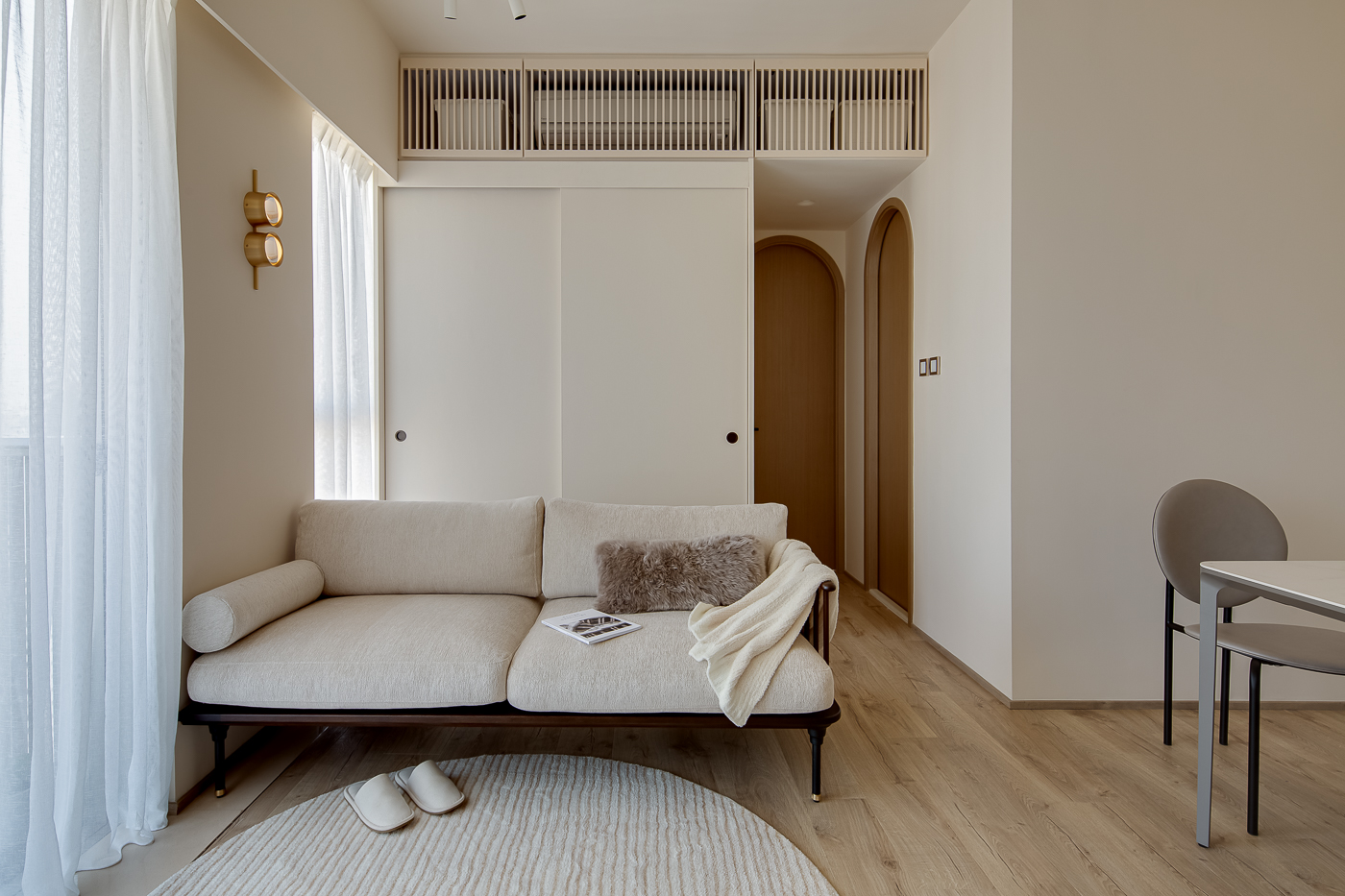 Small Grand Apartment