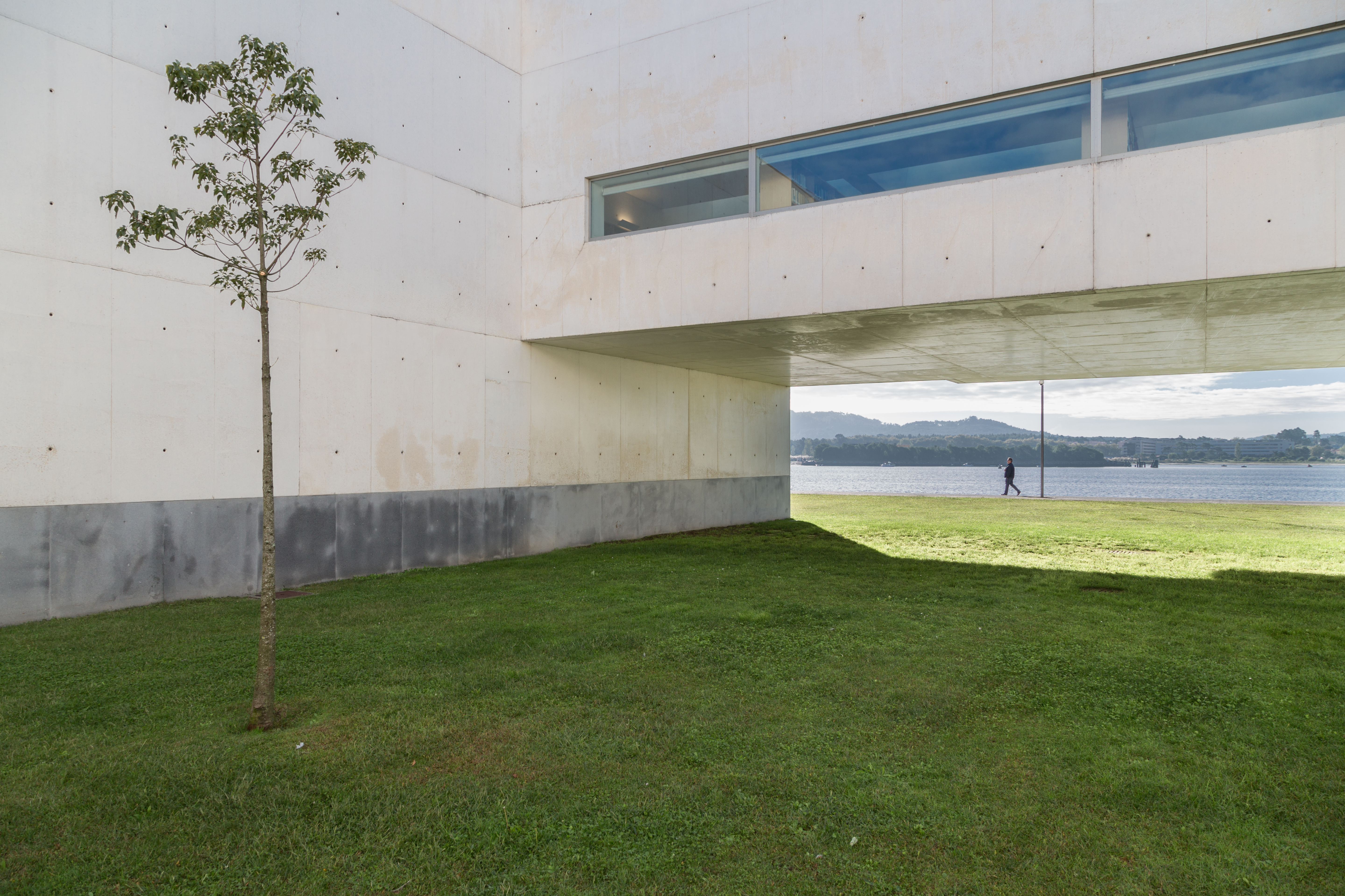 Having a Cigarette with Alvaro Siza