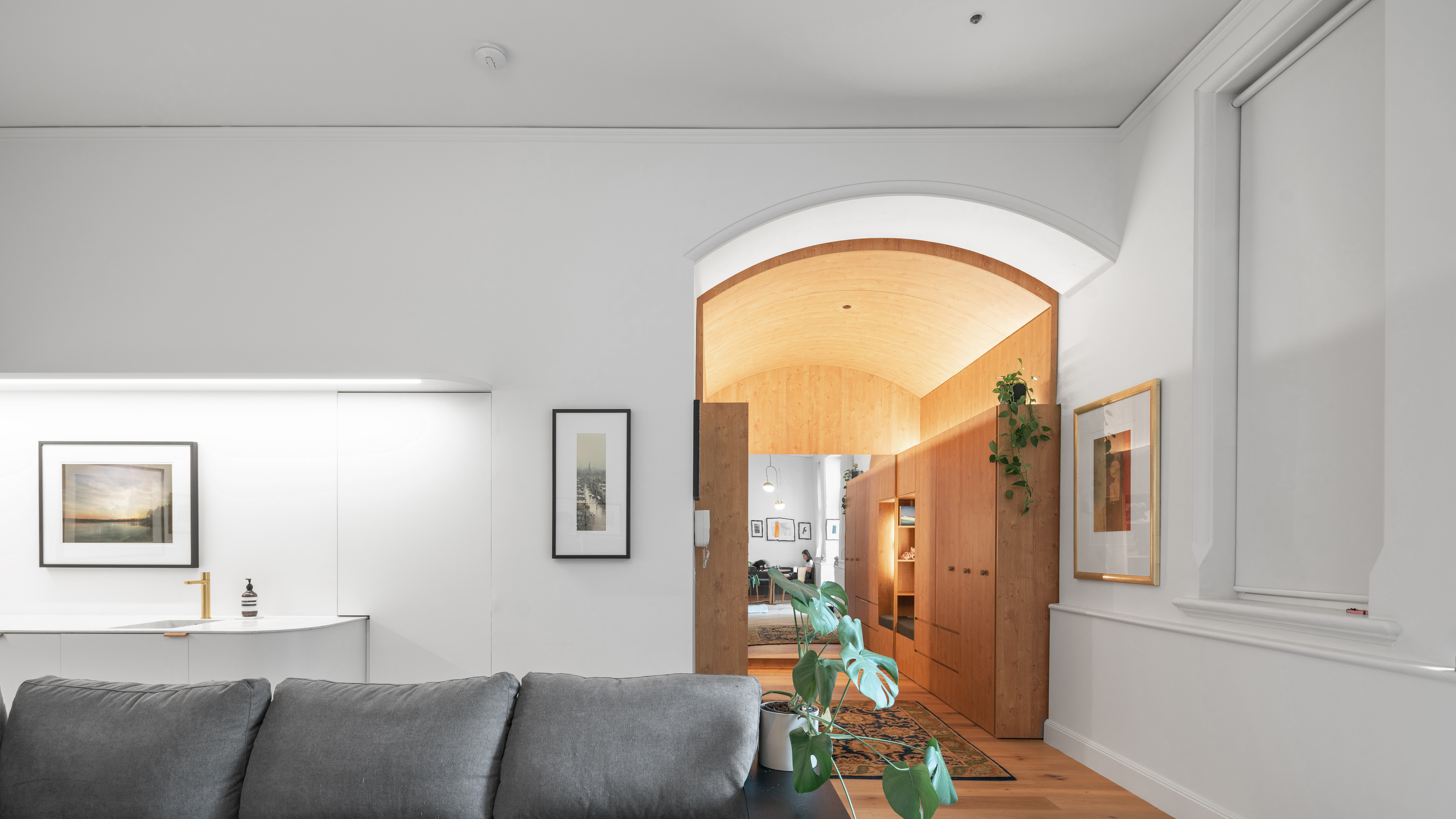 Small Grand Apartment