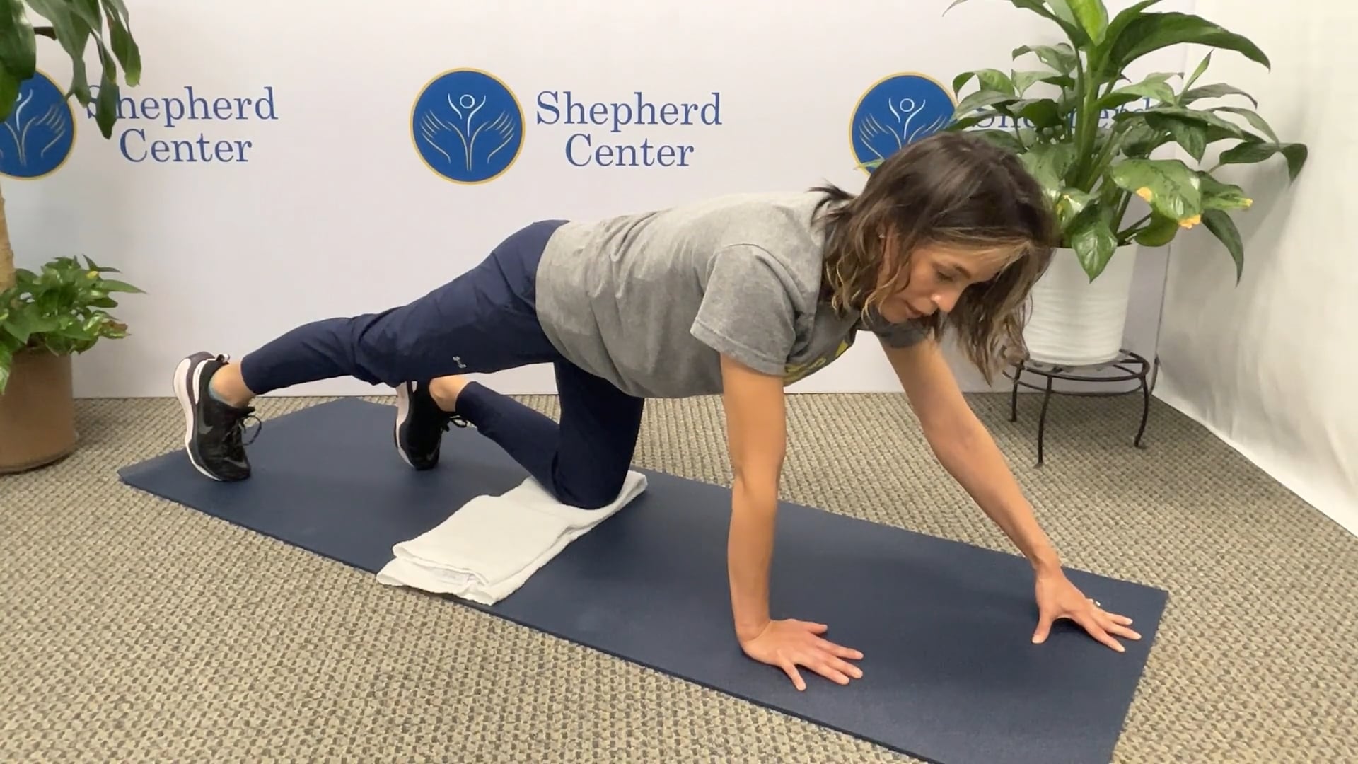 30 Minute Floor-Based Yoga: Prep and Intro to Bird Dog