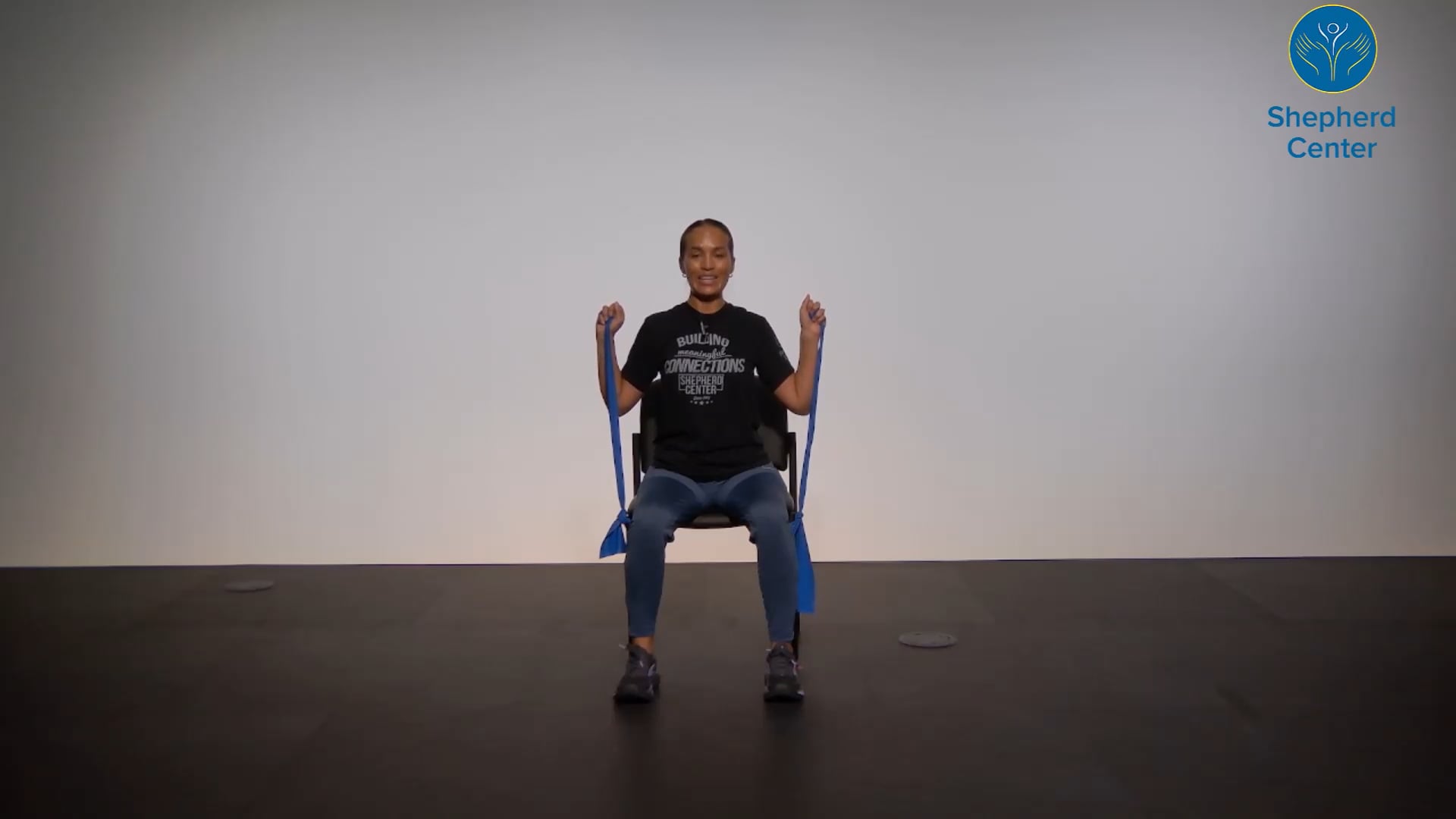 Sesión de Fuerza de 25 Minutos para Hombros y Espalda con Allie J.