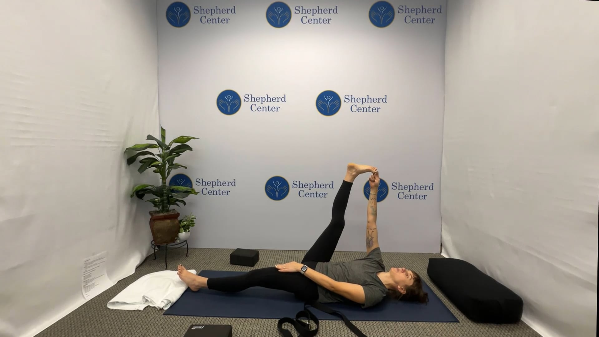 25 Minute Beginner Mat Yoga: Hip Mobility and Forward Folds, with Rachel F.
