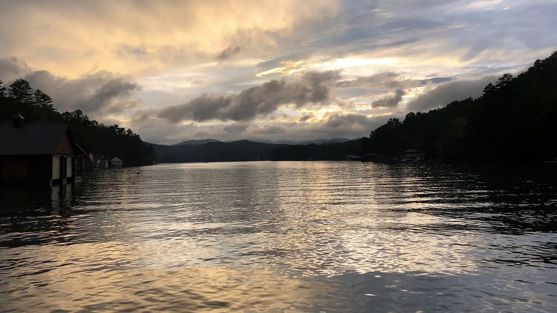 5 Minute Finding Care Within Meditation with wind