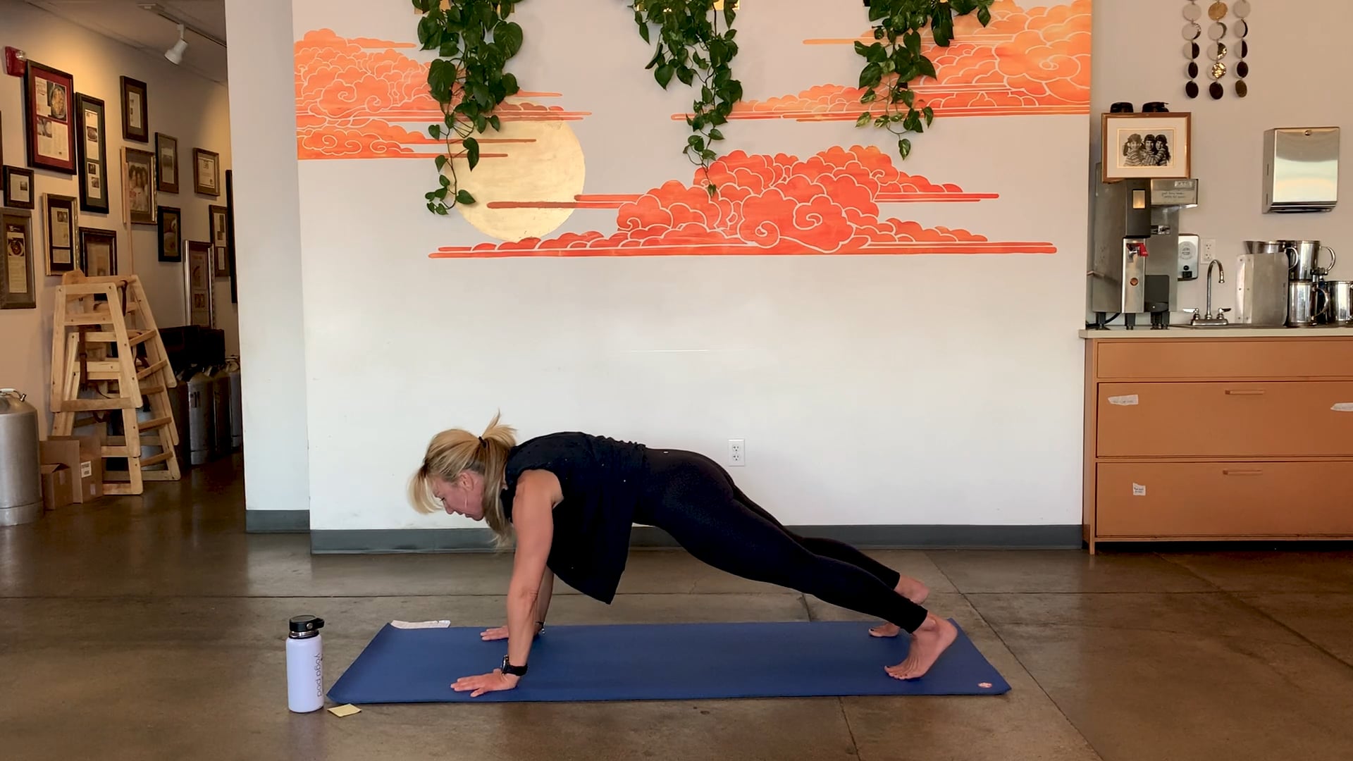 Yoga: Shine Yoga Flow with Lisa Fierer 45 min