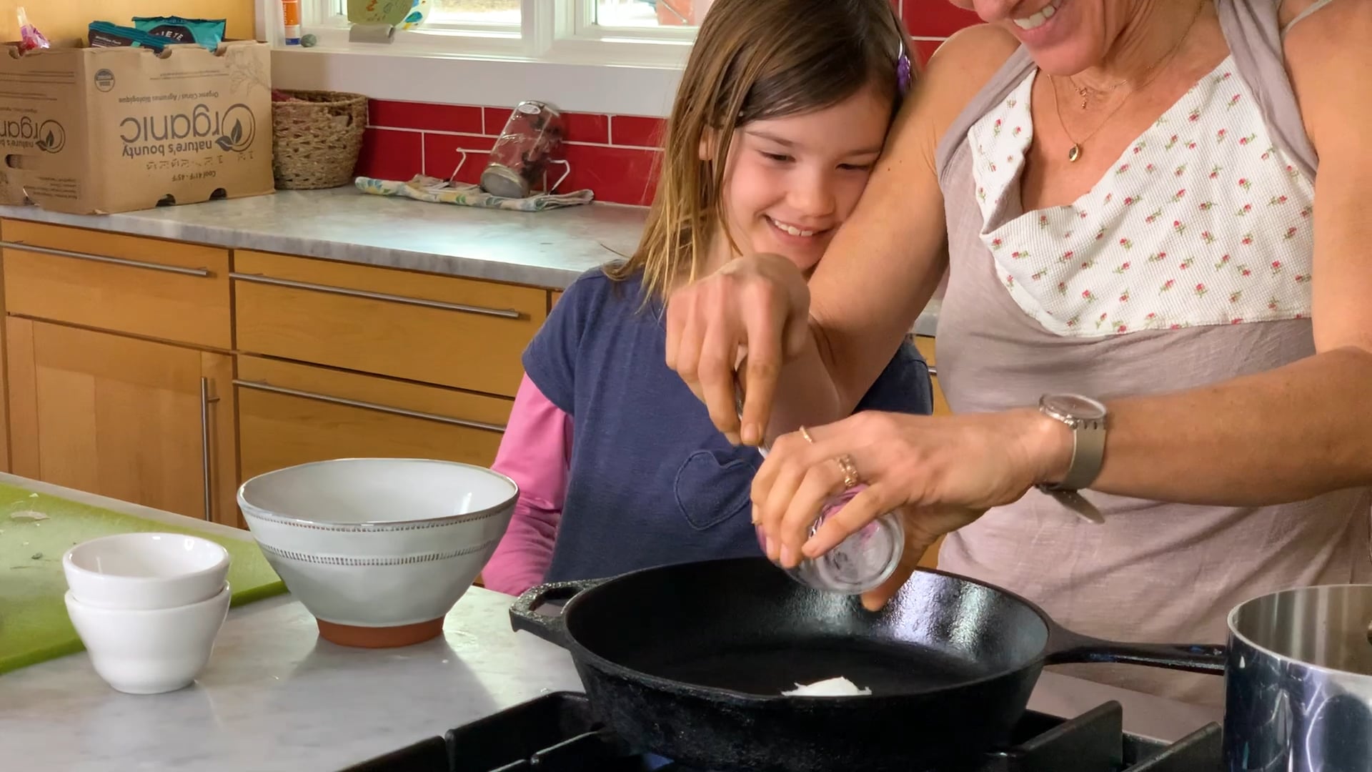 Cooking: Coconut Creamed Creamed Kale~Vegan with Jessica 9 min