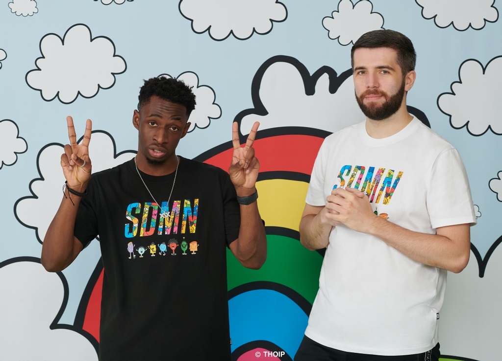 Come To The Photoshoot With Us